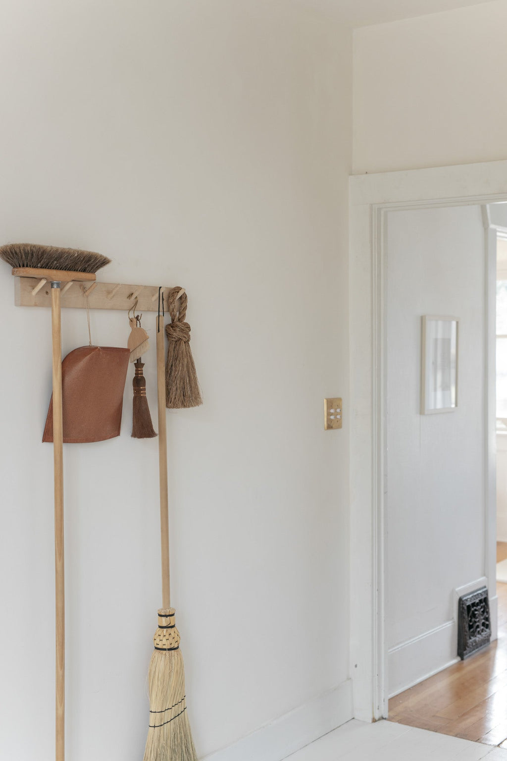 June Split Horse Hair Broom