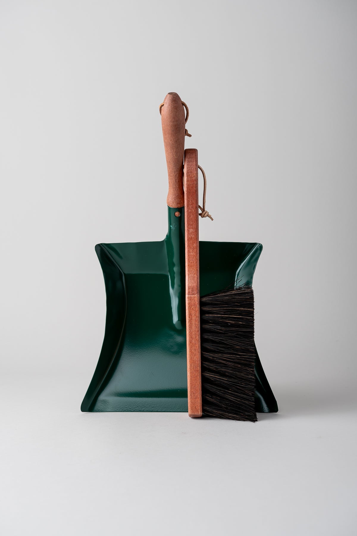 June Dustpan & Brush - Moss Green