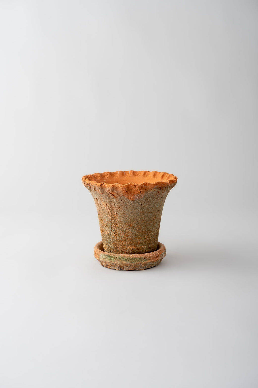 Frilled Redstone Garden Pot with Saucer - Small