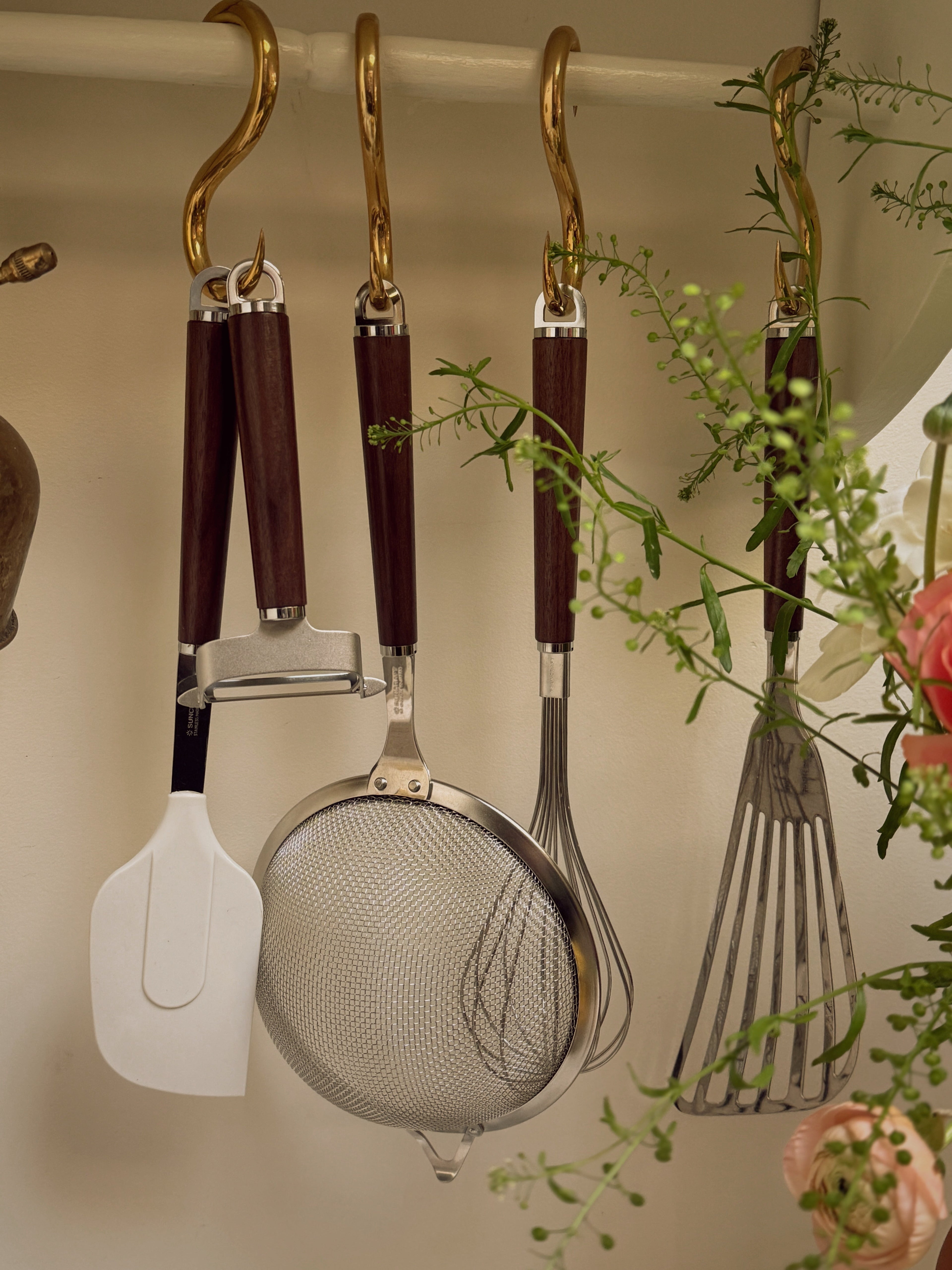 June Walnut Peeler