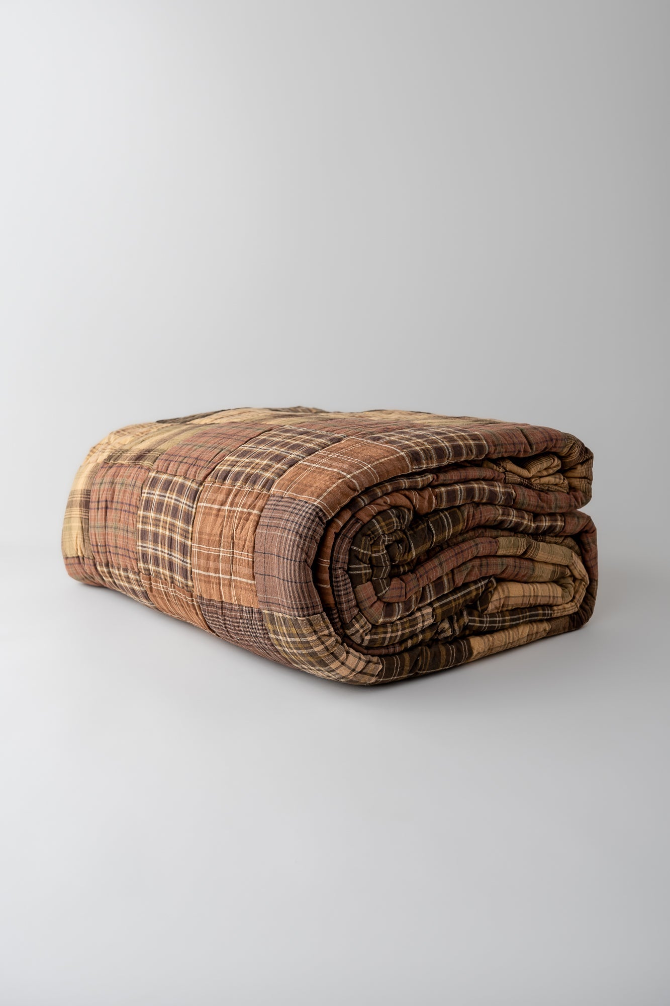 June Heritage Patchwork Cotton Queen Quilt - Rosewood