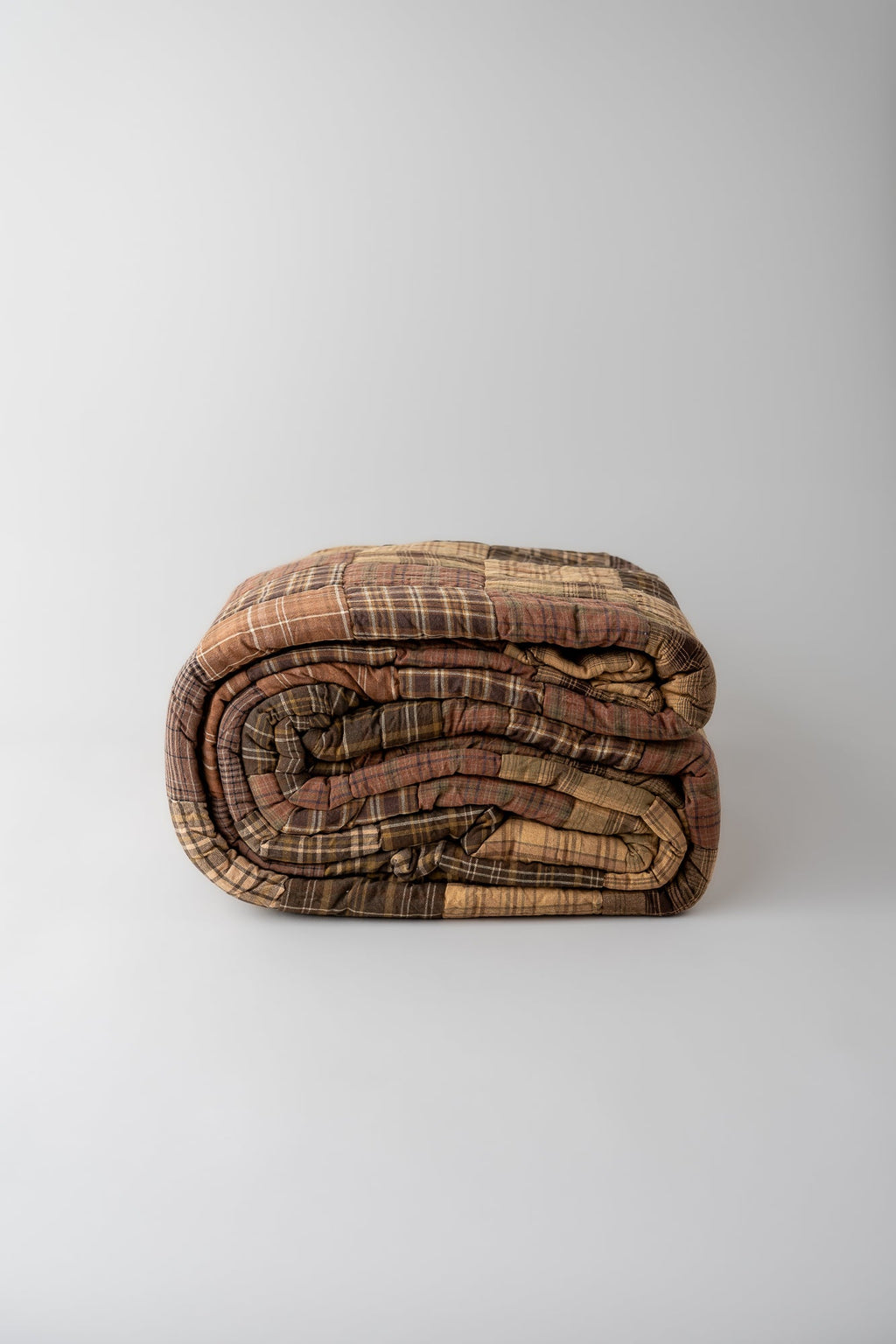 June Heritage Patchwork Cotton Queen Quilt - Rosewood
