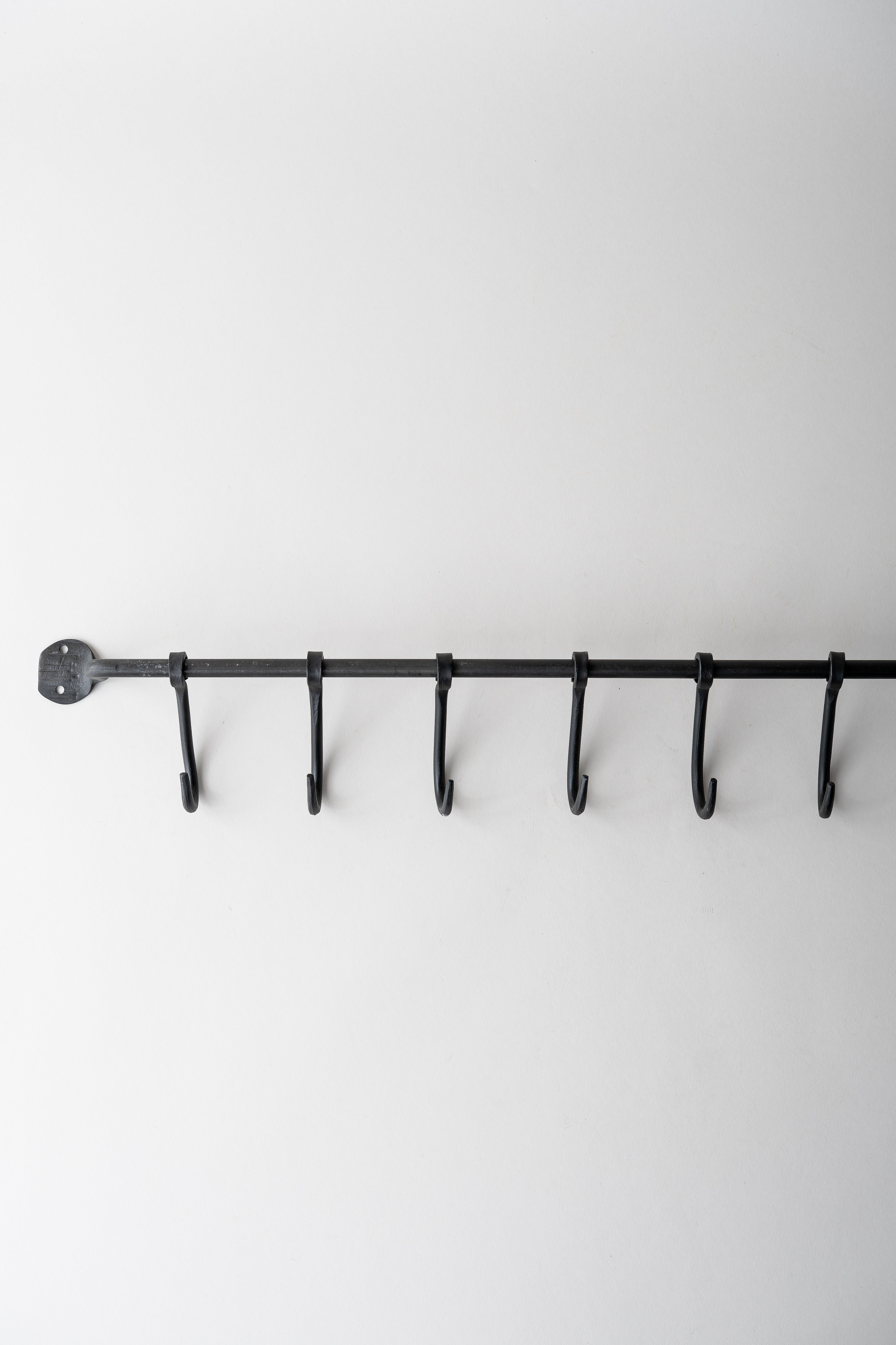 Loke Iron Rail with Hooks - Medium