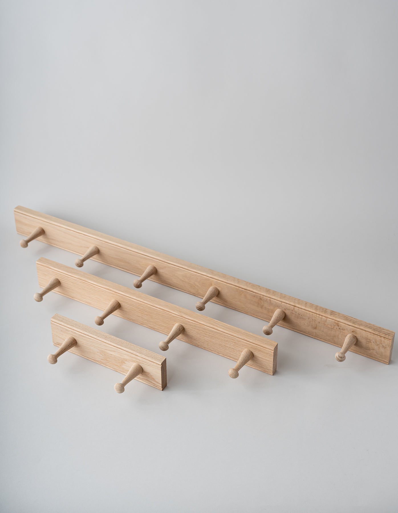 June Oak Shaker Peg Rail