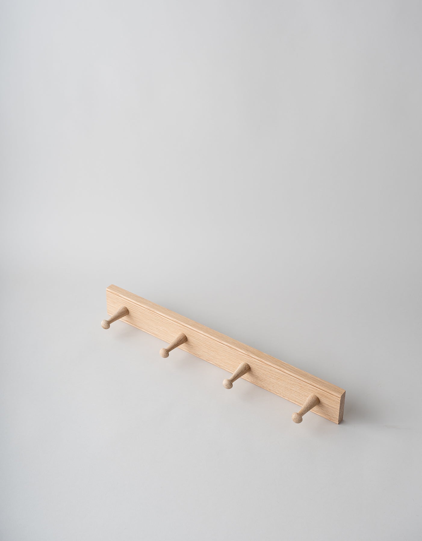 June Oak Shaker Peg Rail