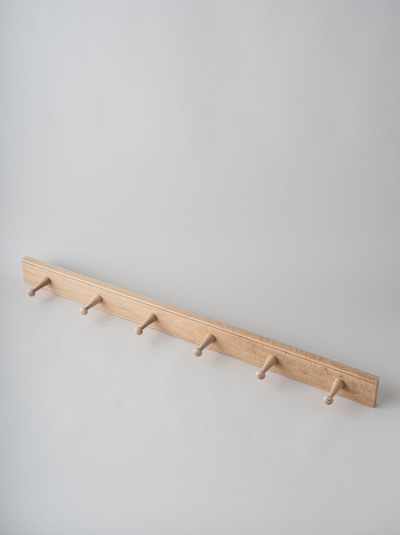June Oak Shaker Peg Rail