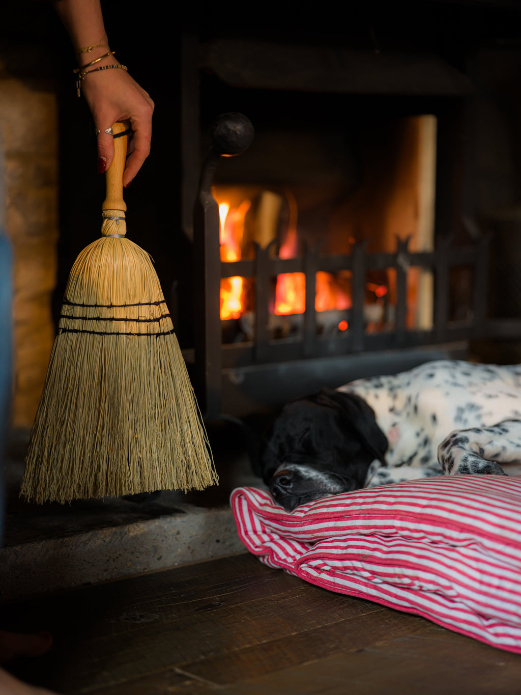 June Rice Straw Hand Brush