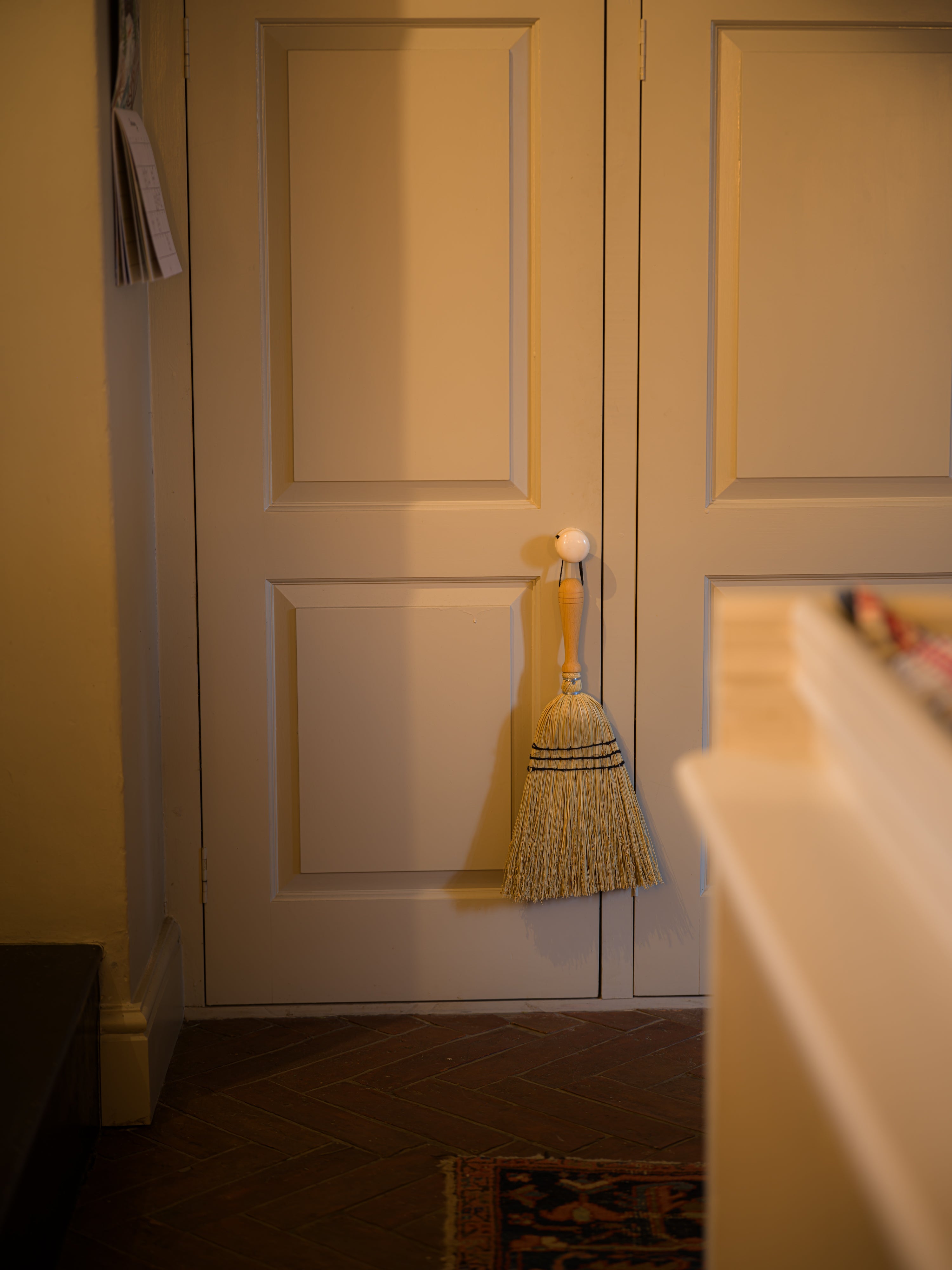 June Rice Straw Hand Brush