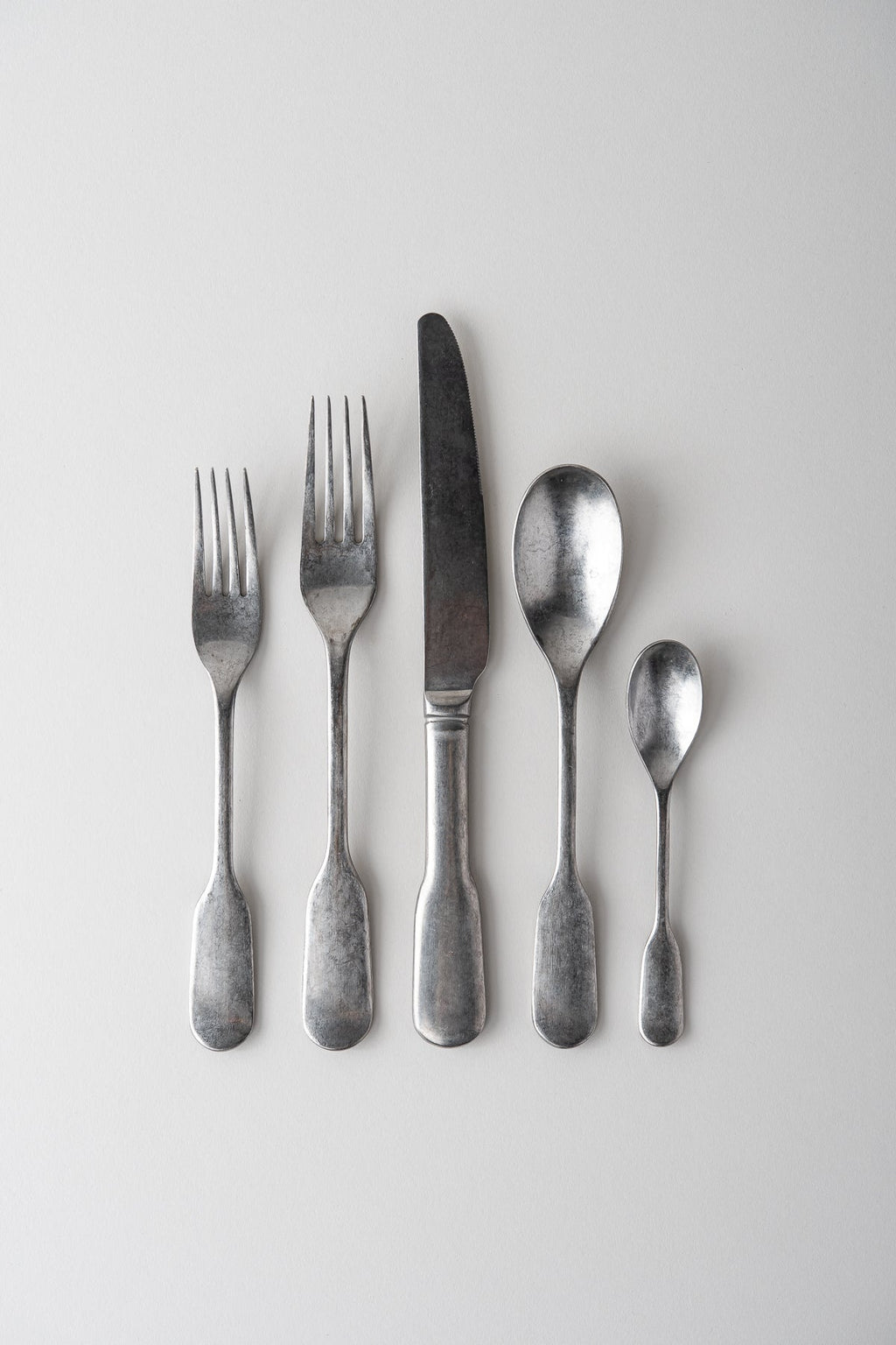 June Vintage Cutlery - 5 Piece Set