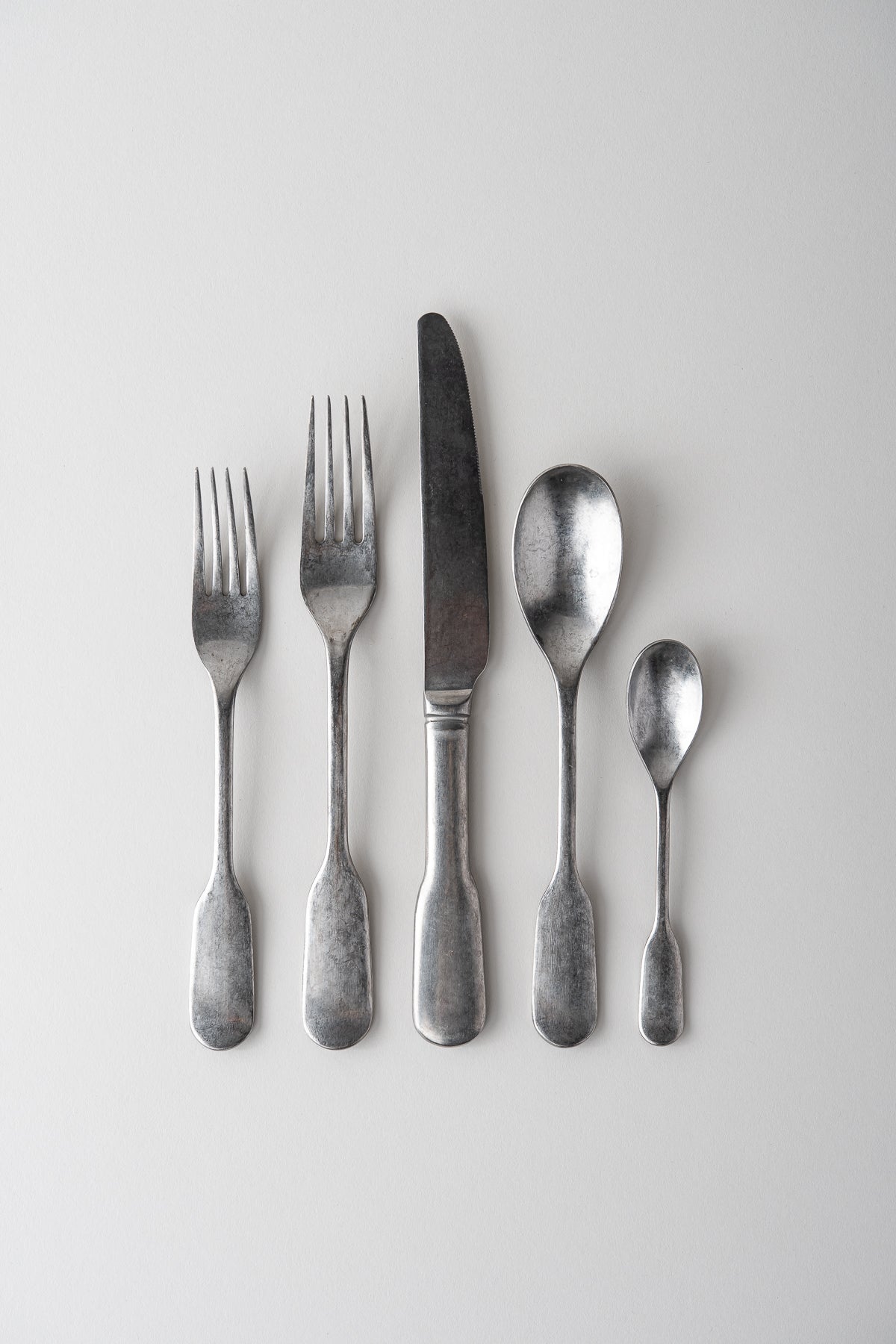 June Vintage Cutlery - 5 Piece Set