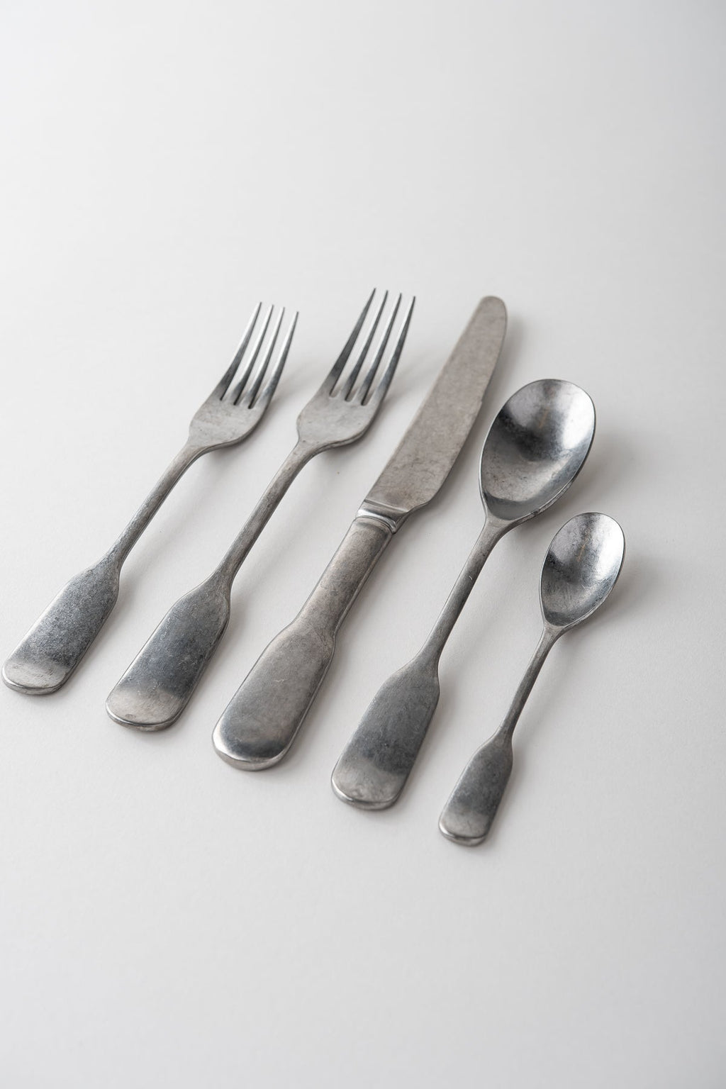 June Vintage Cutlery - 5 Piece Set