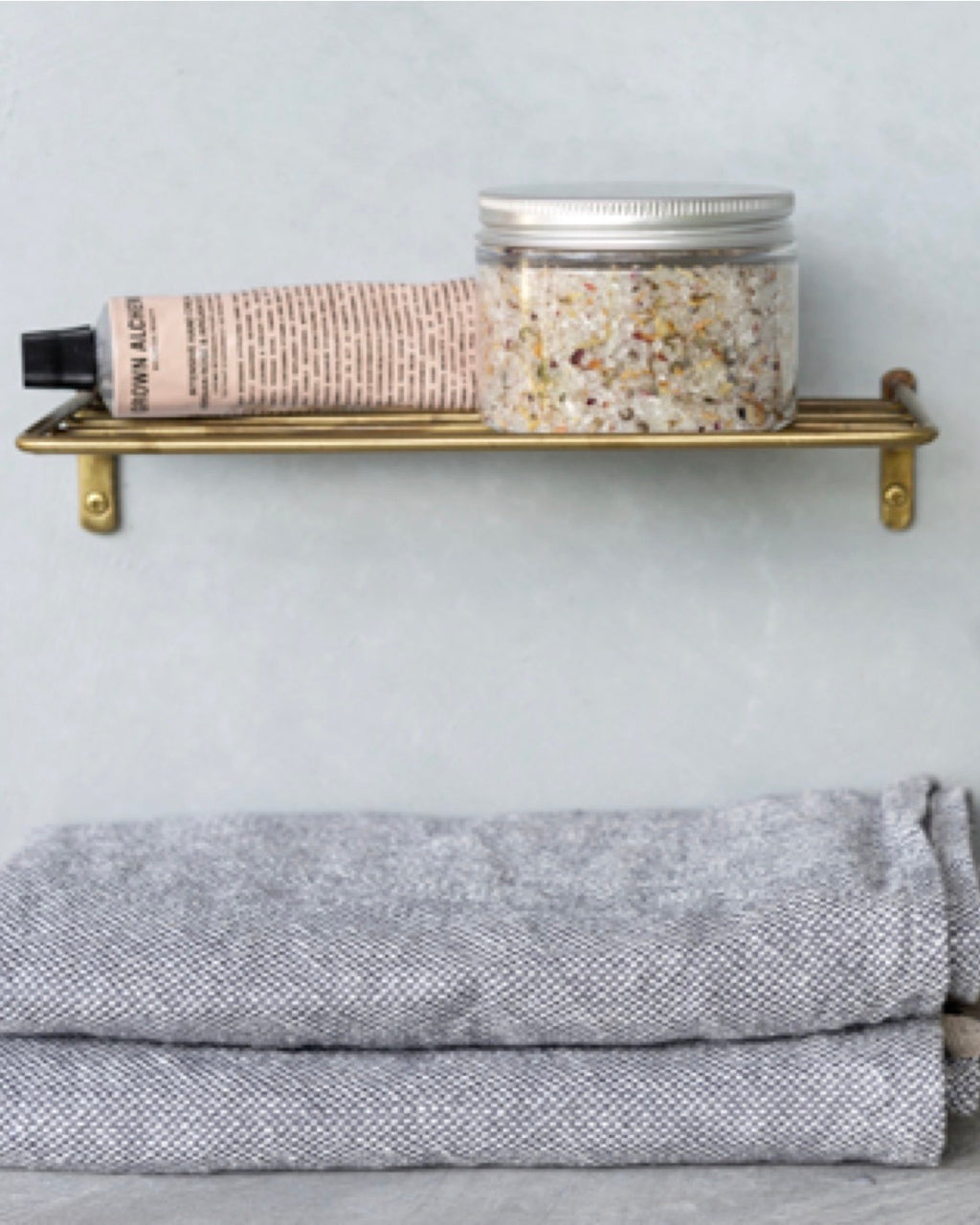 June brass wire shelf